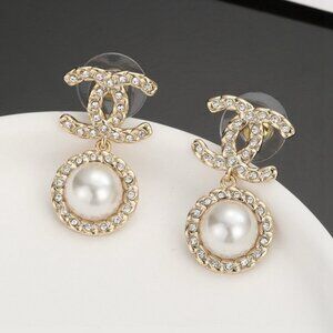 Chanel CC Logo Pearl Earrings 🤍 | Crystal Drop Style